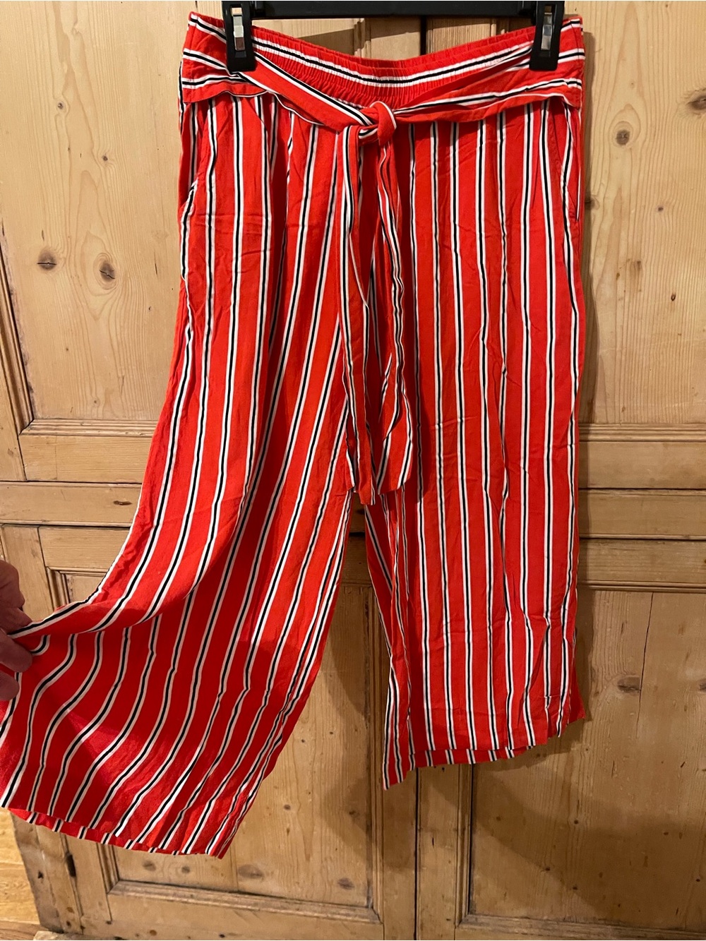 Cynthia Rowley Red, size M White & Black Striped Pants
